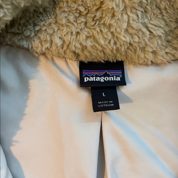 Patagonia Sherpa Vest - Picture 2 of 2